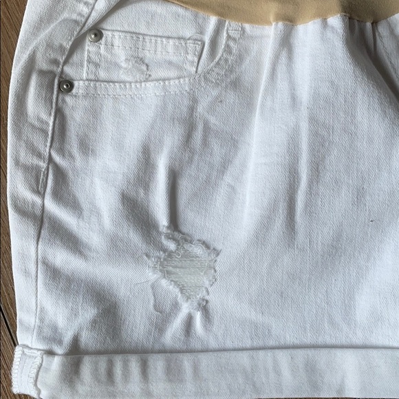 COPY - Maternity Jean Short - Picture 4 of 11